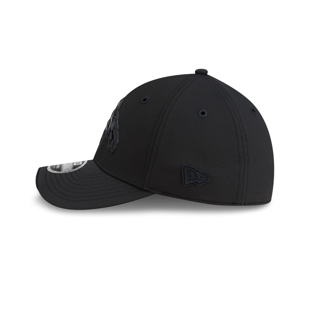 Denver Broncos 2026 Sideline Black 39THIRTY M-Crown Stretch Fit Hat