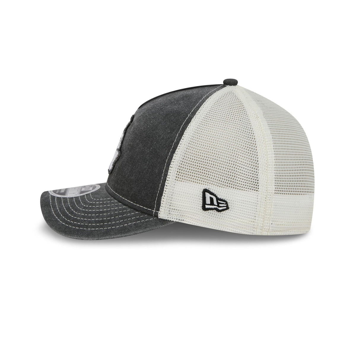 Chicago White Sox Frayed Logo 9FORTY M-Crown A-Frame Trucker Hat